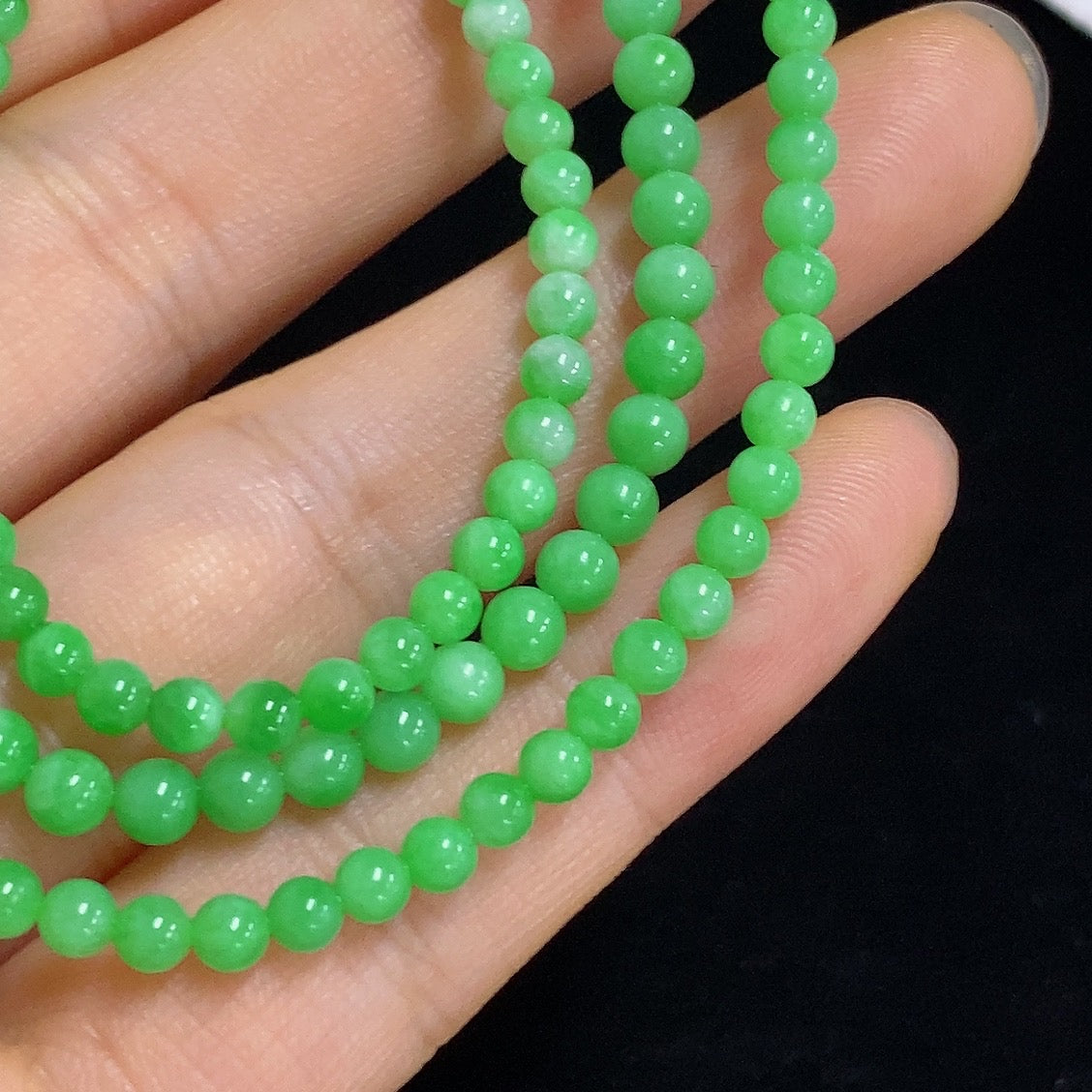Jadeite Bead Necklace Non-Gold