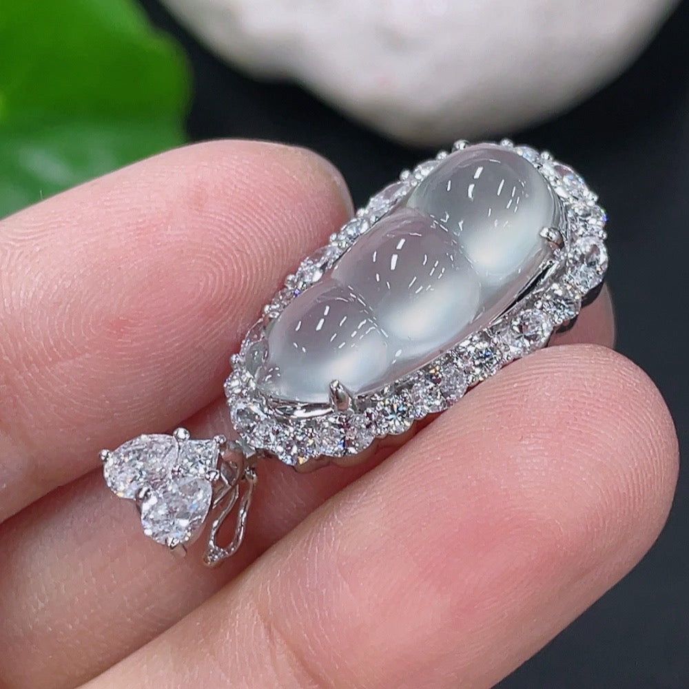 Jadeite Inlaid Lucky Bean Pendant 18k Non-Diamond Total Weight Approx. 3.87g