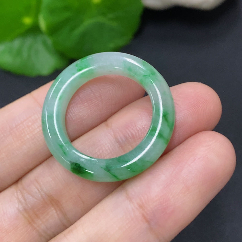 HKHQ jadeite ring in size 20 with a total weight of 4.8g, featuring a smooth, polished jadeite band.