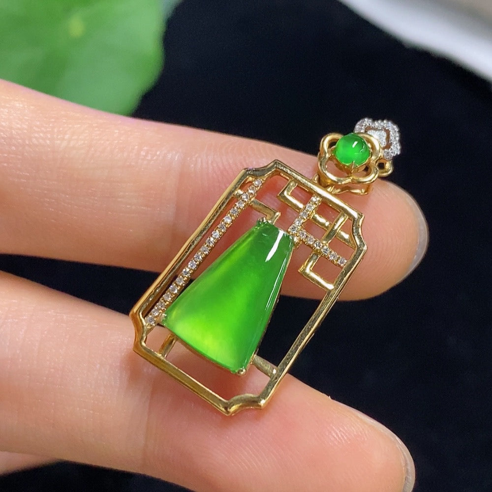 Jadeite Plain Pendant with 18k Gold and Diamond Accents, Total Weight Approx. 2.88g