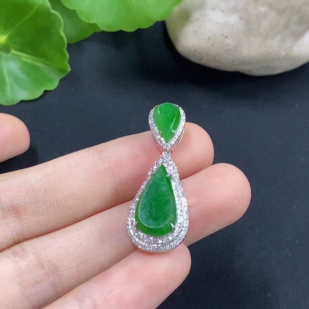 Jadeite Water Drop Pendant with 18K Gold and Diamond Accents, Total Weight Approximately 4.62g