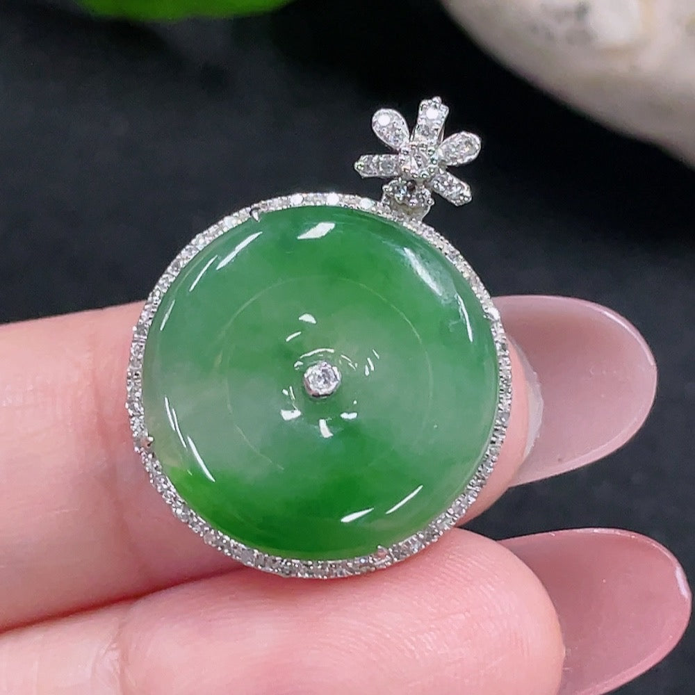 Jadeite Inlaid Pendant 18K Gold Total Weight Approx. 3.7g (with Diamond Accents)