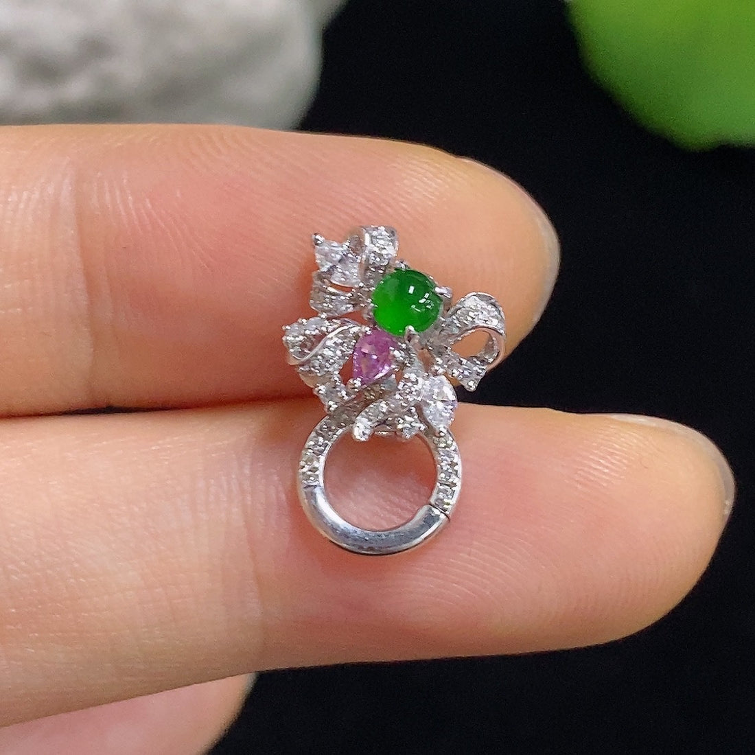 Jadeite Cabochon Pendant with 18K Gold and Diamond Accents (Colorless)