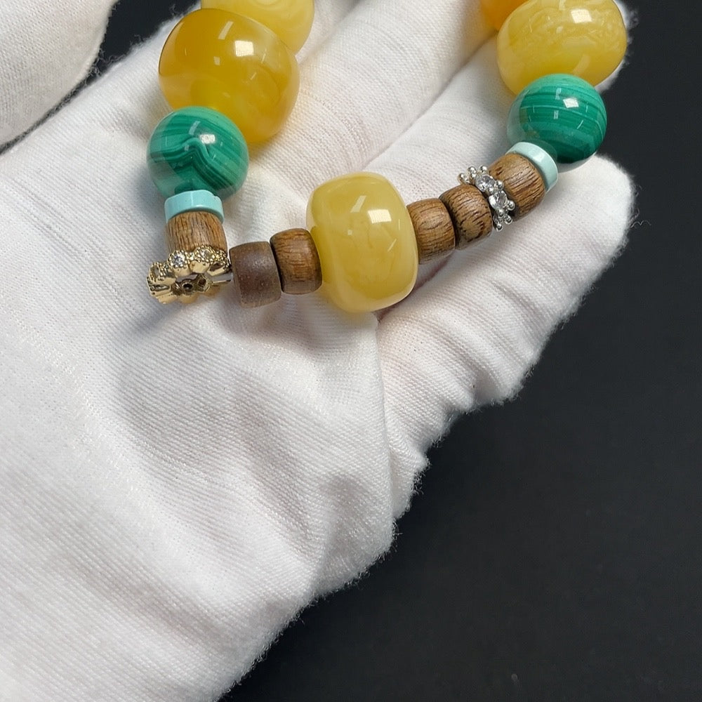 Amber Beeswax Bracelet Non-Gold Setting Size 17.3-20.8mm Approx. Total Weight About 38.89g Non-Natural Matching Stones Considered