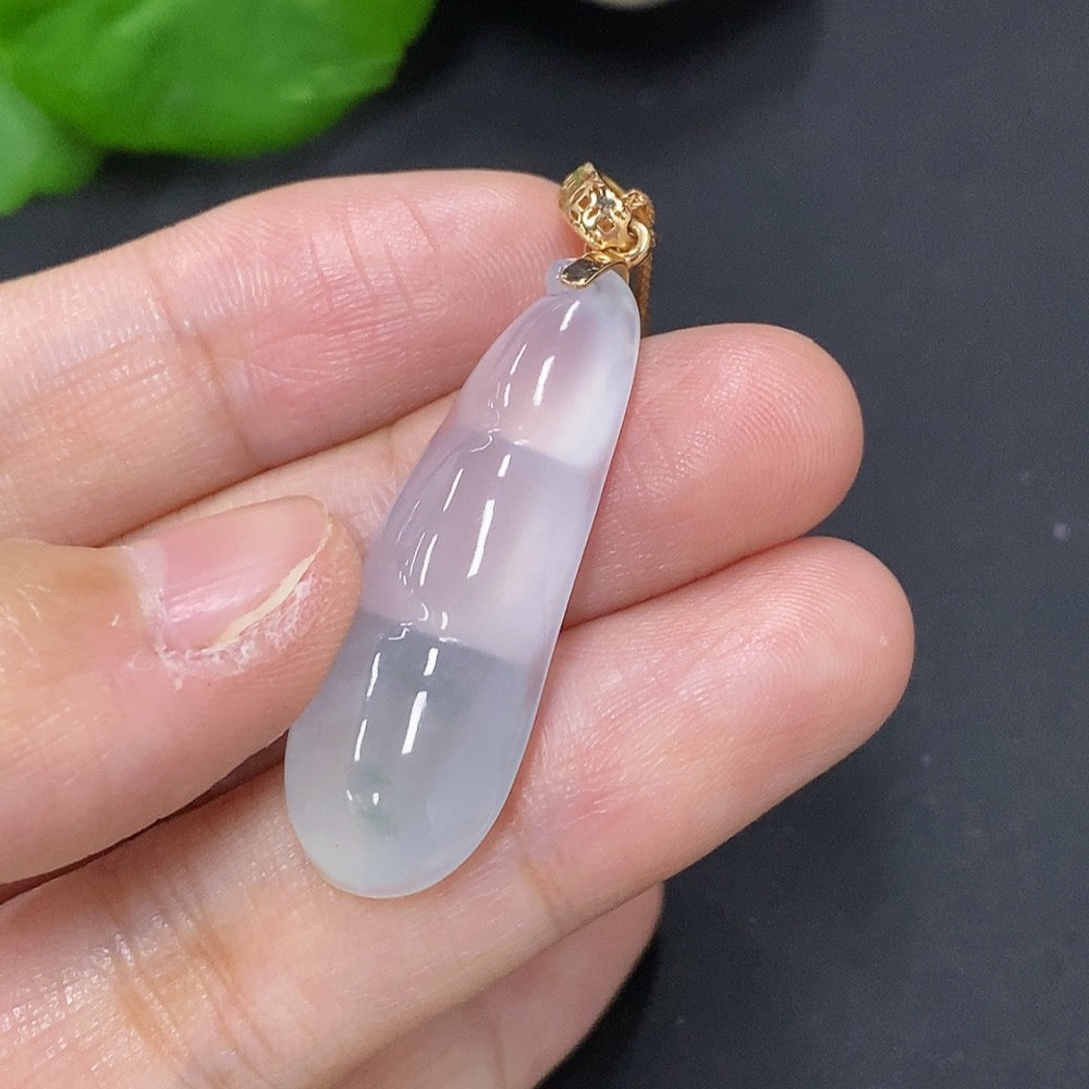 Jadeite Lucky Bean Pendant 18k Gold Total Weight Approx. 6.4g (Including Chain)