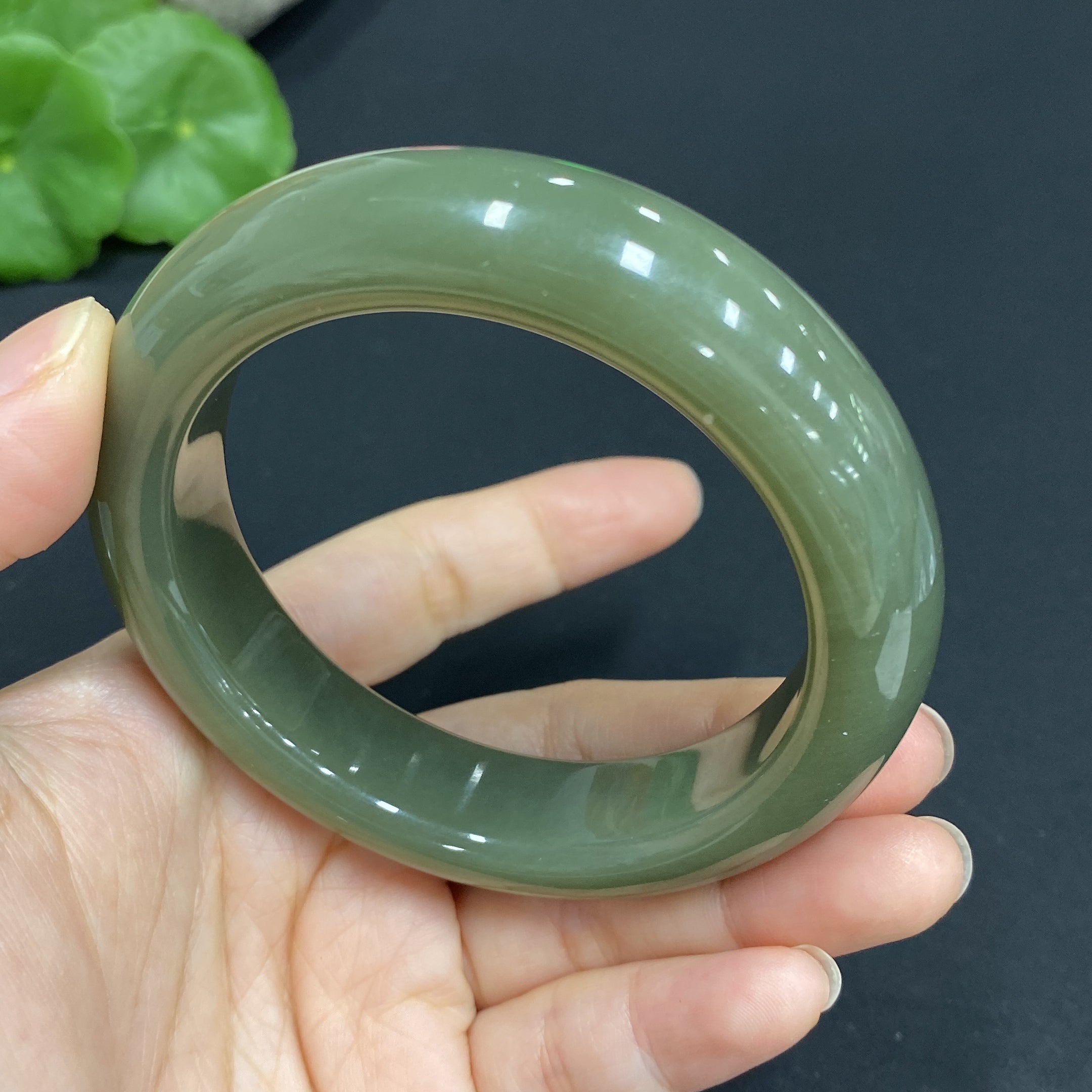 Hetian Jade Round Bracelet Size 57.2 Total Weight Approx. 84.1g