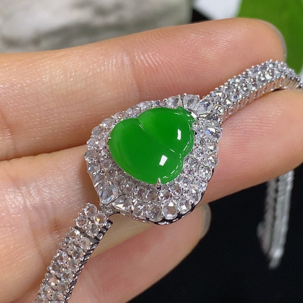 Jadeite Gourd Inlaid Bracelet 18k with Diamond Accents
