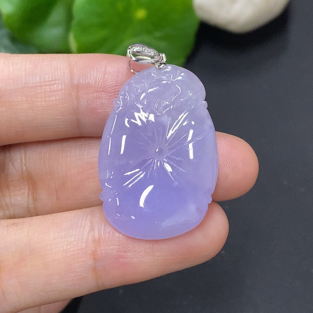Golden jadeite lotus leaf pendant by HKHQ featuring a smooth jade jadeite leaf design with gold content Au75%.