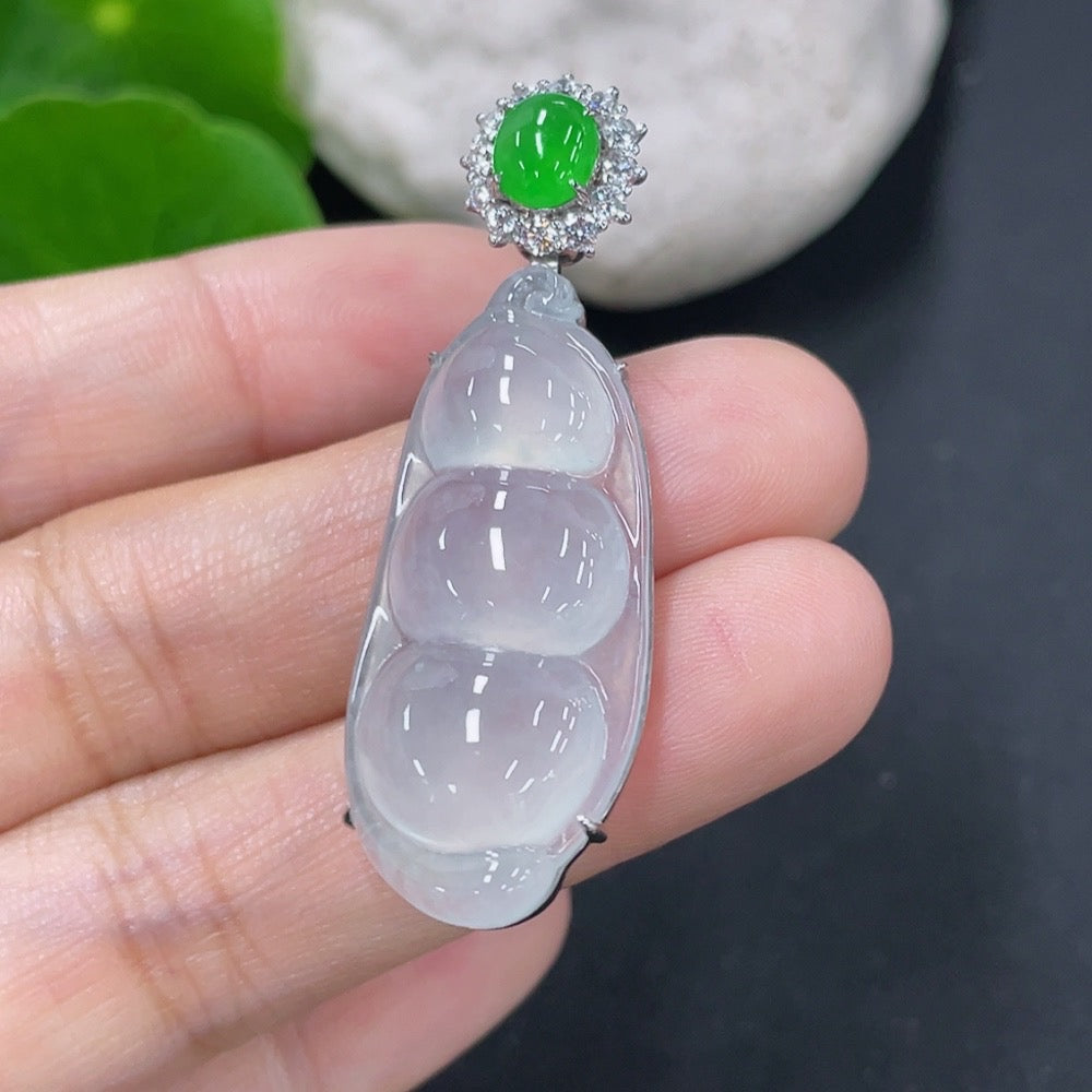 Jadeite Inlaid Lucky Bean Pendant 18k Non-Diamond Total Weight Approx. 7.5g