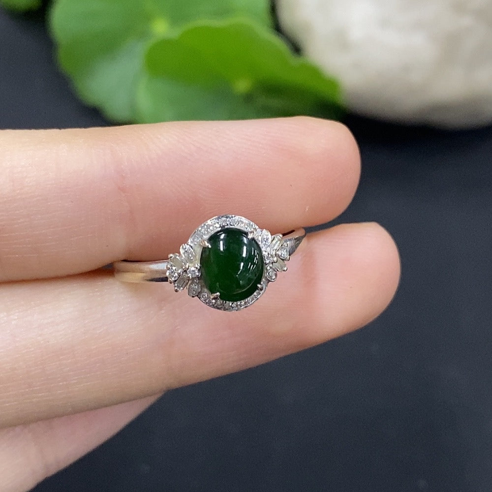 Jadeite Cabochon Ring with 18K Gold and Diamond Accents, Size 14, Total Weight Approximately 1.27g