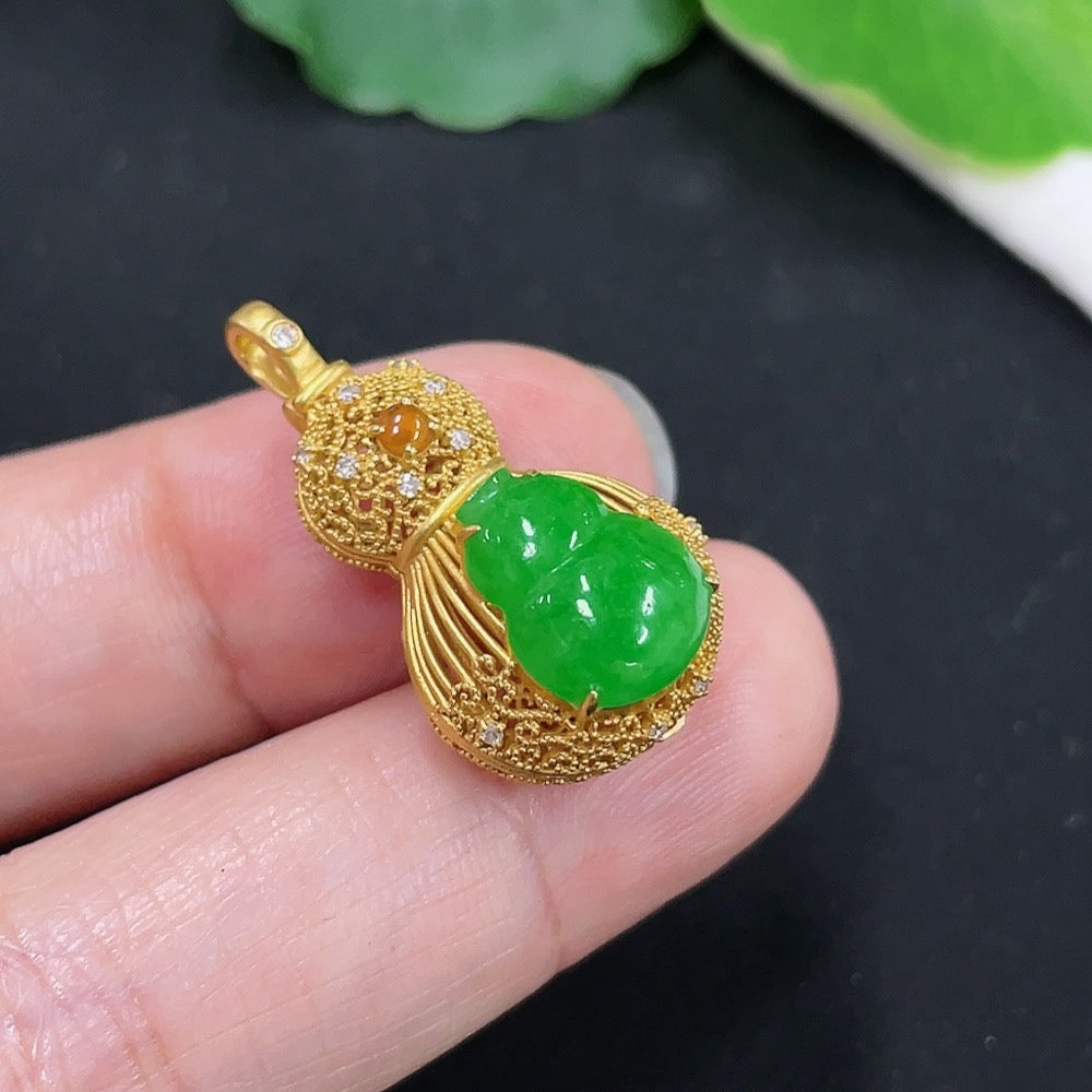 Jadeite Inlaid Pendant 18K Gold Total Weight Approx. 3.3g (With Diamond Accents)