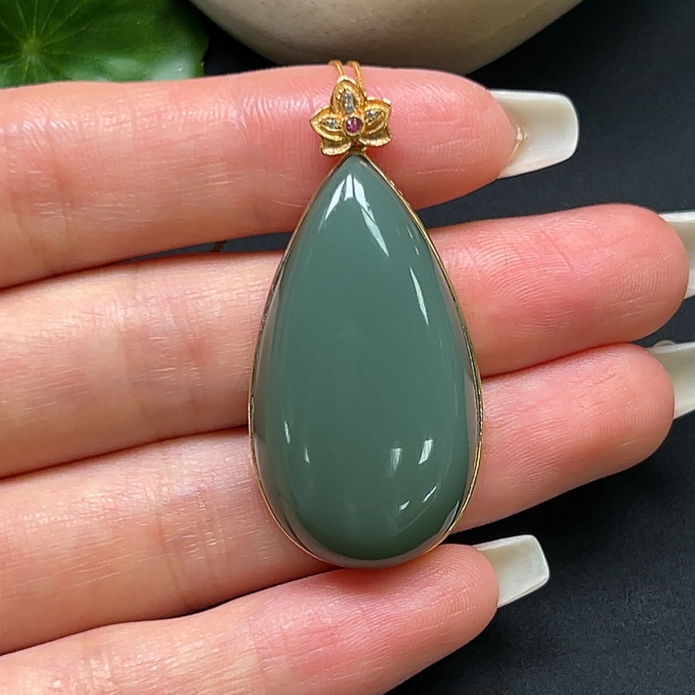 Hetian Jade Water Drop Pendant 18K Gold