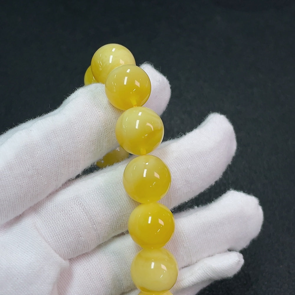 Amber Beeswax Bracelet, Total Weight Approx. 18.54g, Size About 12.6mm