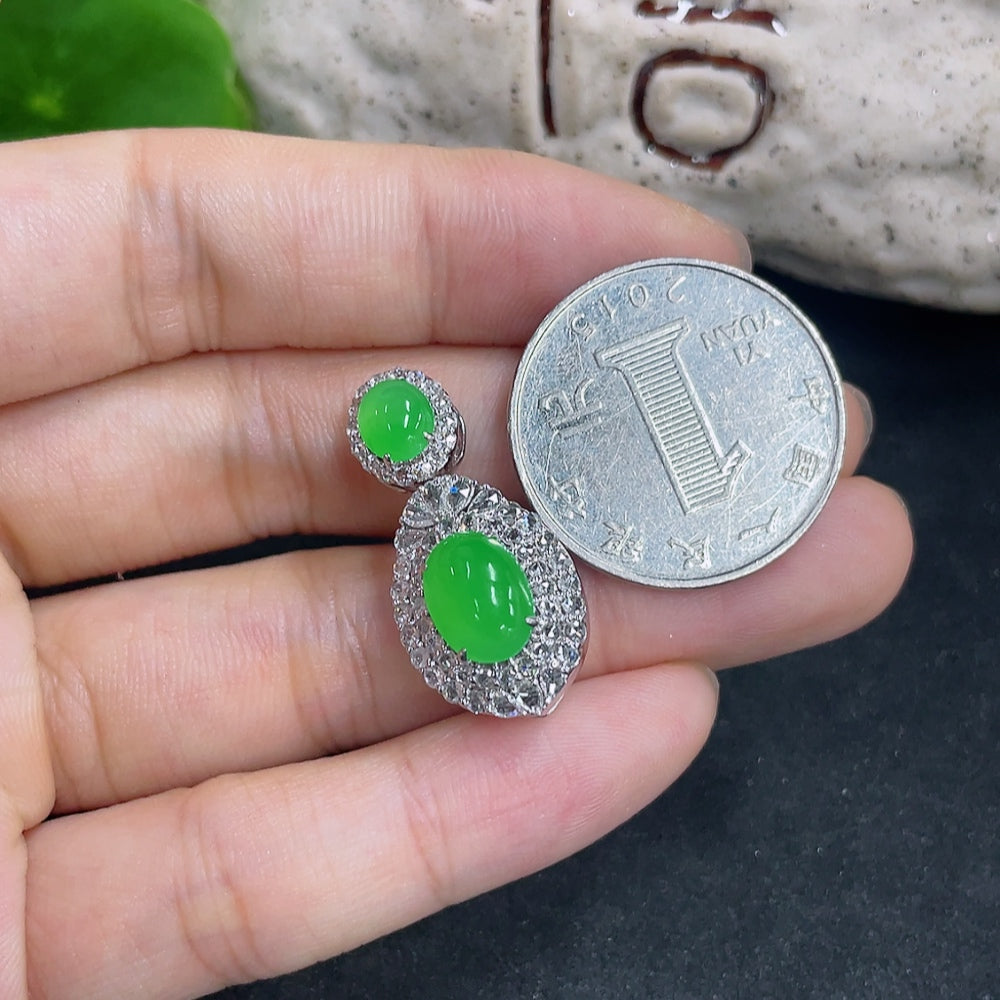 Jadeite Pendant 18k with Diamond Accents