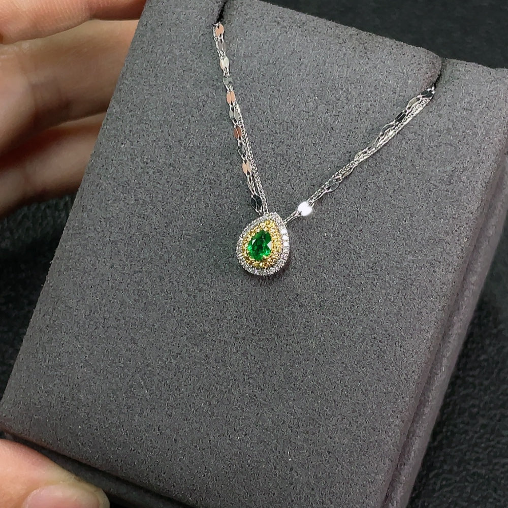 18K Gold Emerald Pendant Clarity Optimized with Diamond Accents (Colorless)