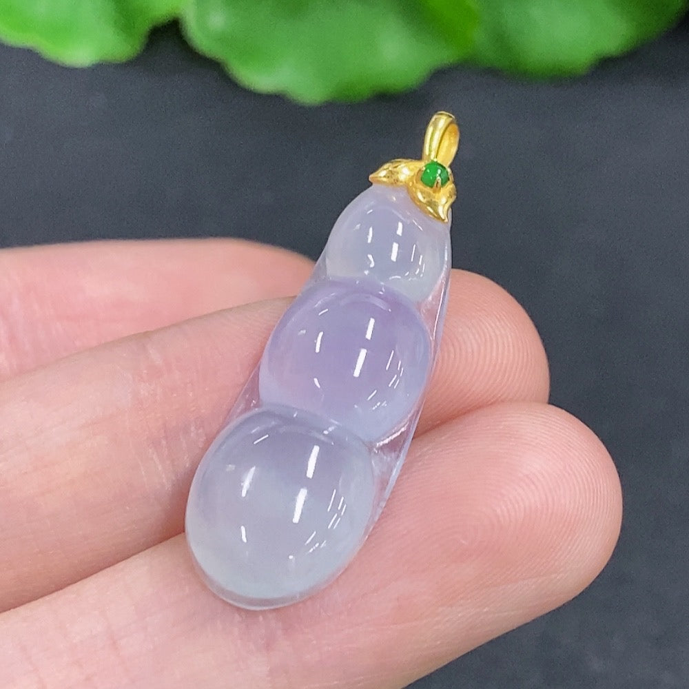 Jadeite lucky bean pendant with 18k gold clasp, lightweight jade jewelry from HKHQ, showing the detailed pendant design.