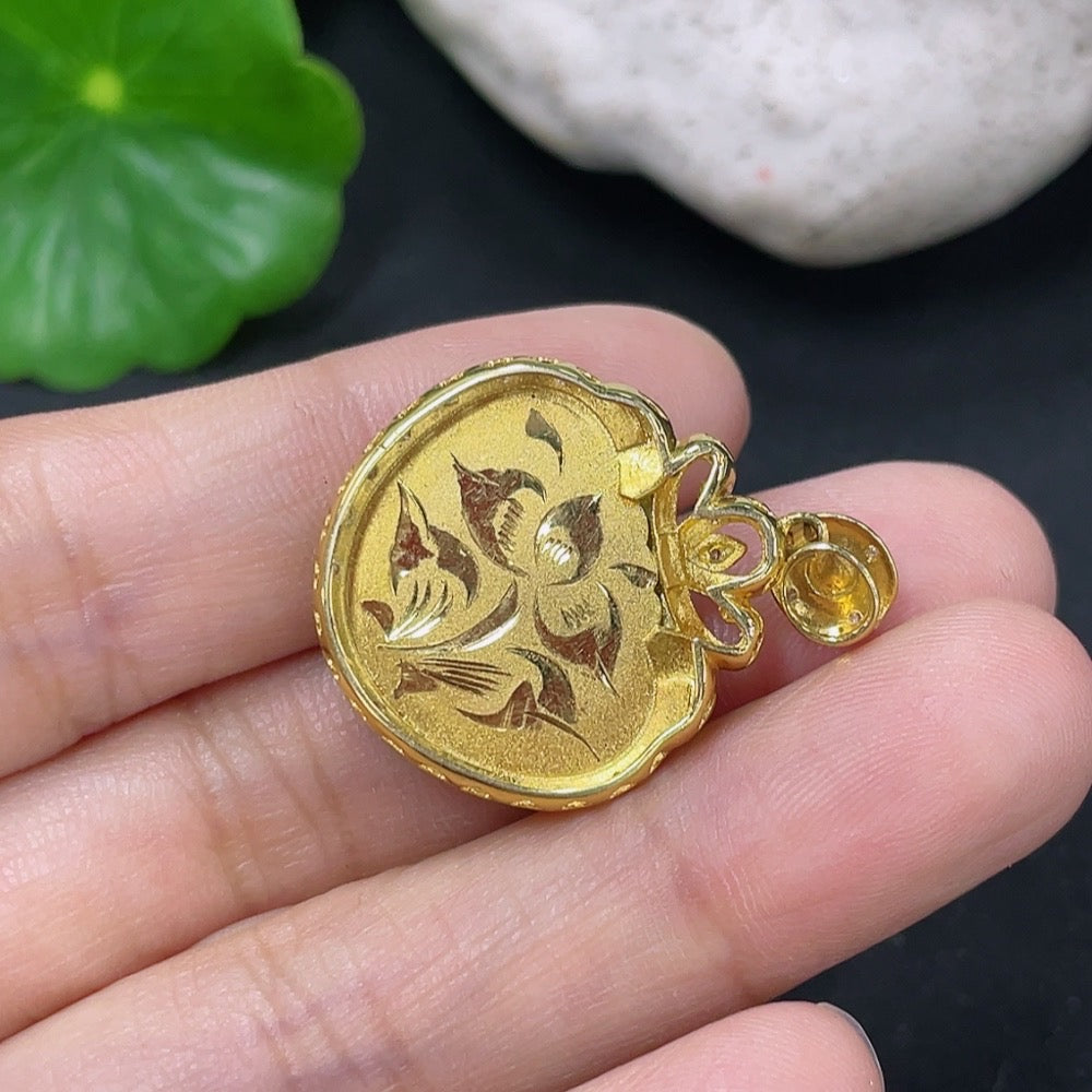 Jadeite Inlaid Ruyi Pendant 18k with Diamond Accent Total Weight Approximately 4.04g