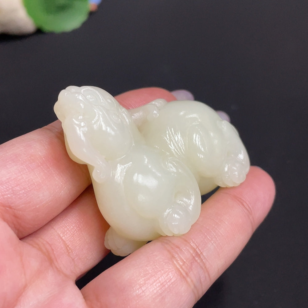 Hetian Jade Pendant, Auspicious Beast, Total Weight Approx. 59.8g