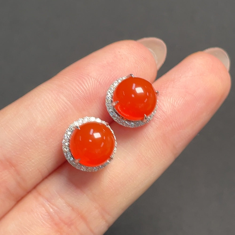 South Red Agate earrings with diamond accents in 18K gold featuring bead size 8.6mm and total weight around 4.73g.