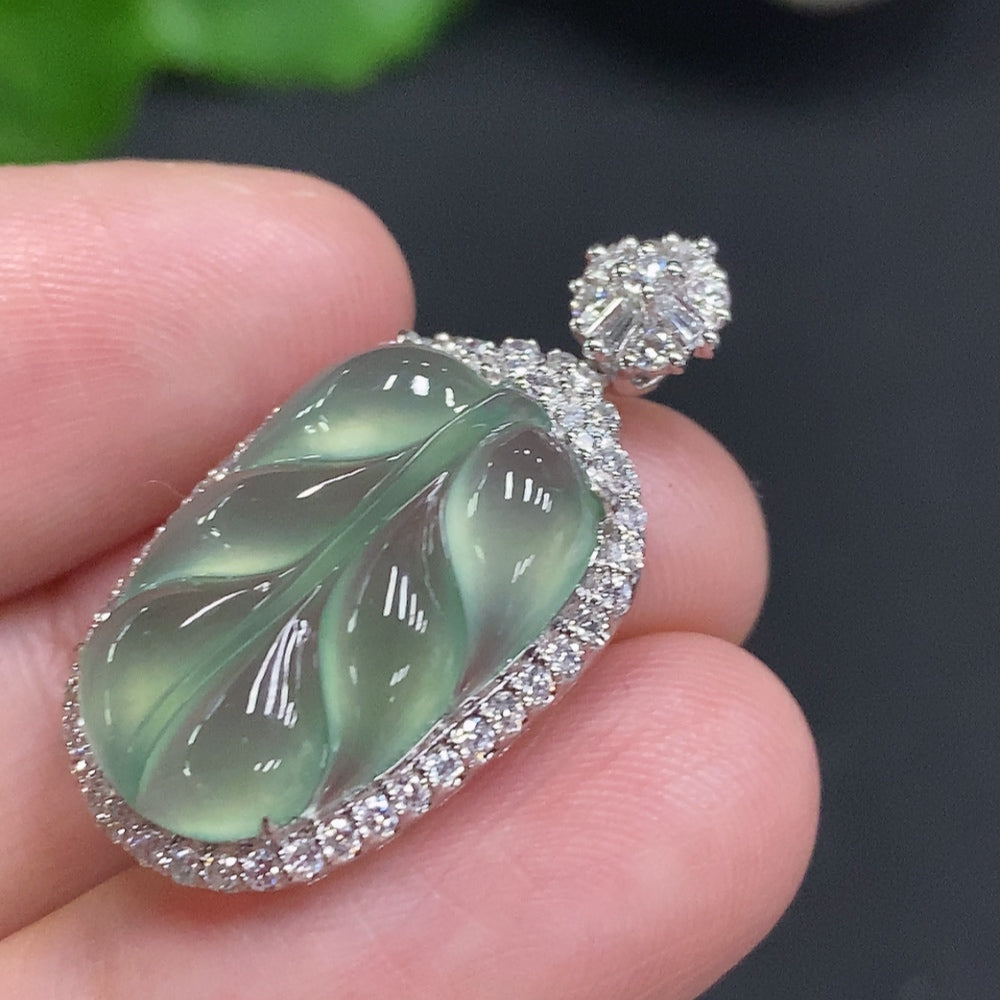 Jadeite Leaf Inlaid Pendant 18K Gold Total Weight Approx. 3.5g (With Diamond Accents)