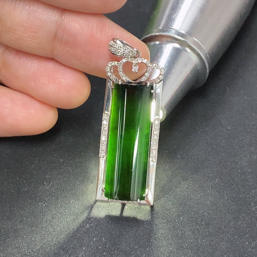 Jadeite Inlaid Pendant 18K Gold (with Diamond Accents)