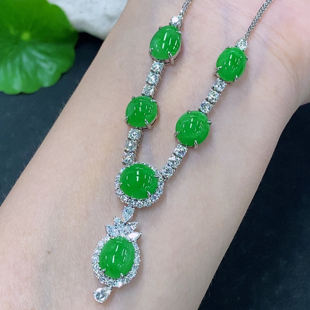 Jadeite Bezel-set Cabochon Pendant in 18K Gold with Diamond Accents