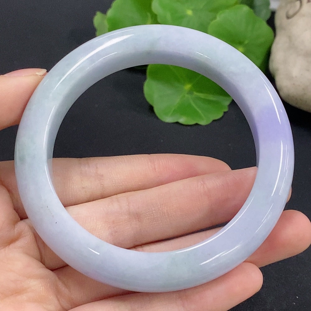 Jadeite round bracelet with size 58 and total weight of 71.29g, featuring smooth green jade beads, from HKHQ.