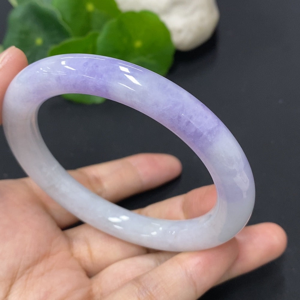 HKHQ jadeite round bangle, 55.8mm, weighs 49.81g, featuring natural mineral components, smooth polished surface.