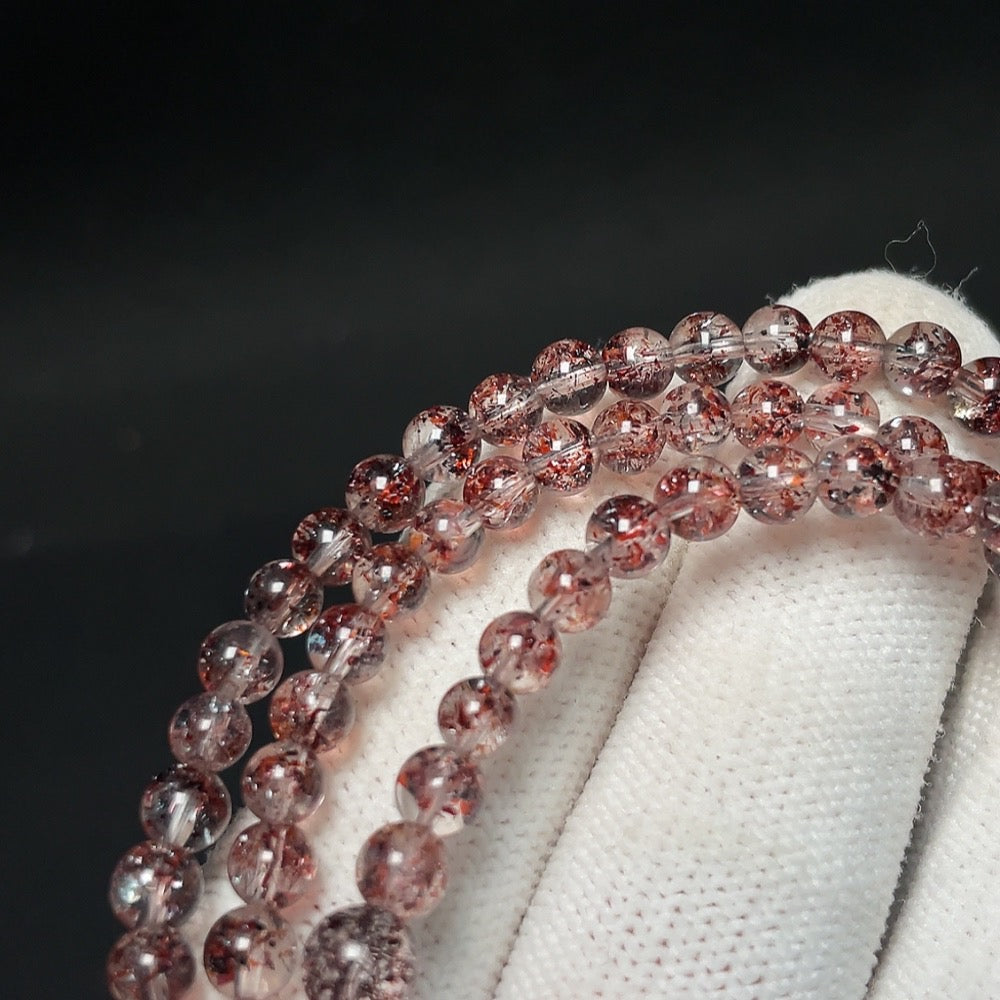 HKHQ gemstone crystal bead necklace with 4.6mm beads, approximately 18g, showcasing sparkling gemstone beads.