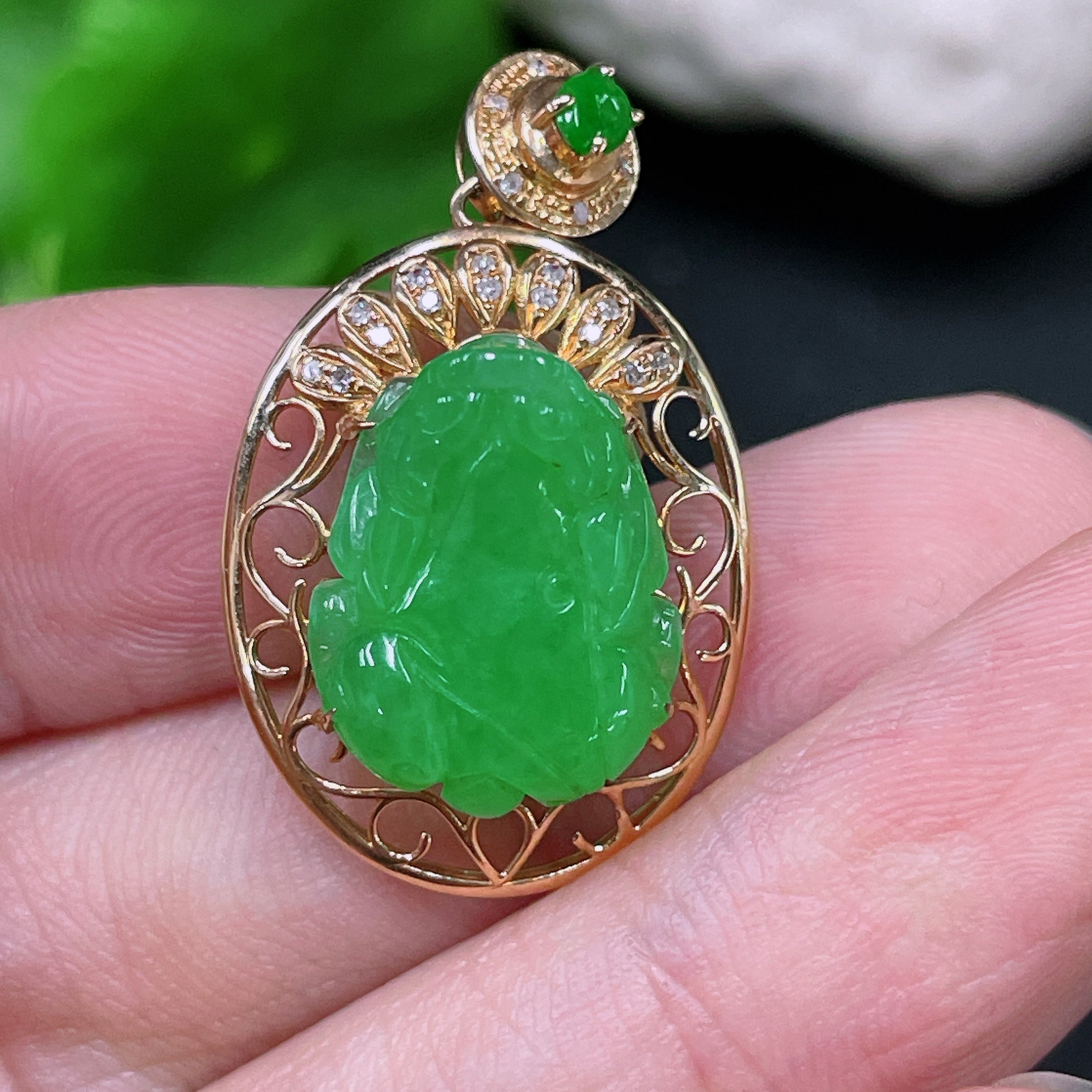 Jadeite Pi Xiu Inlay Pendant 18k Gold Inlay with Diamond Total Weight Approx.2.4g