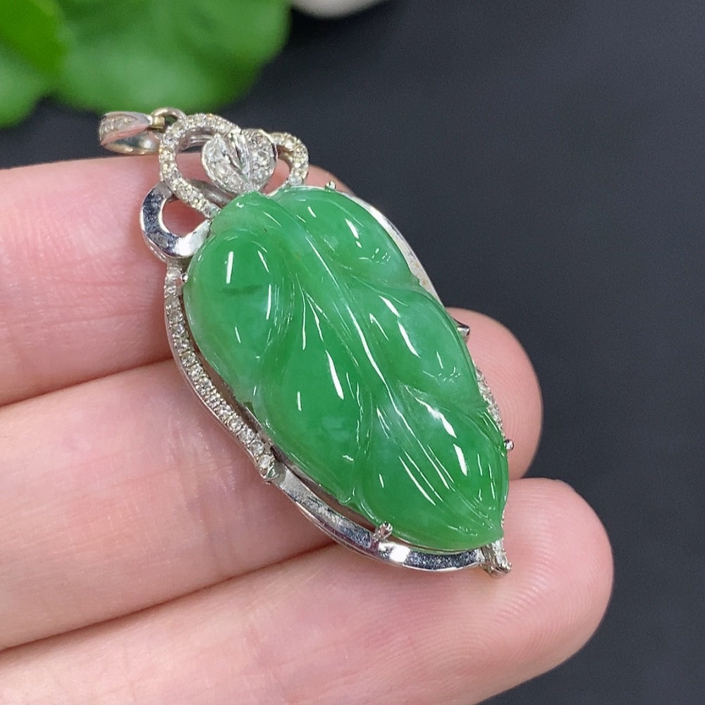 Jadeite Leaf Pendant with 18K Gold and Diamond Accents, Total Weight Approx. 6.2g