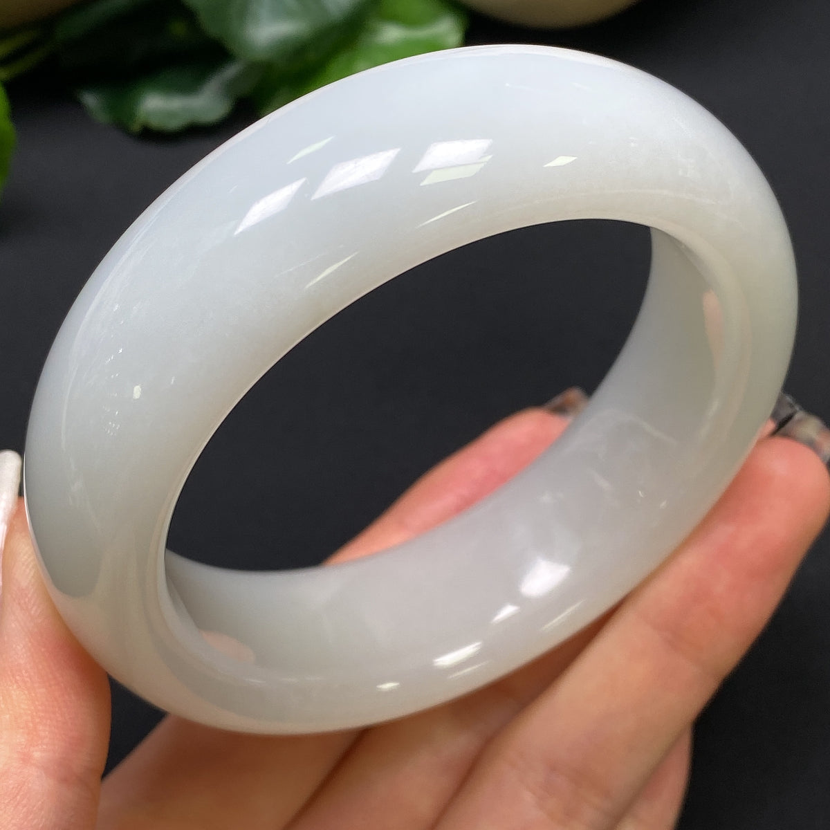 HKHQ Hetian jade round bracelet, 59.6mm diameter, weight 112.13g, showcasing smooth, polished green jade beads.