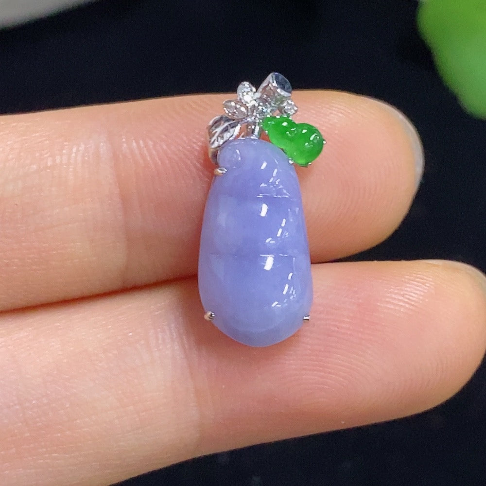Jadeite Bean Pendant with 18K Gold and Diamond Accents, Total Weight Approximately 1.4g