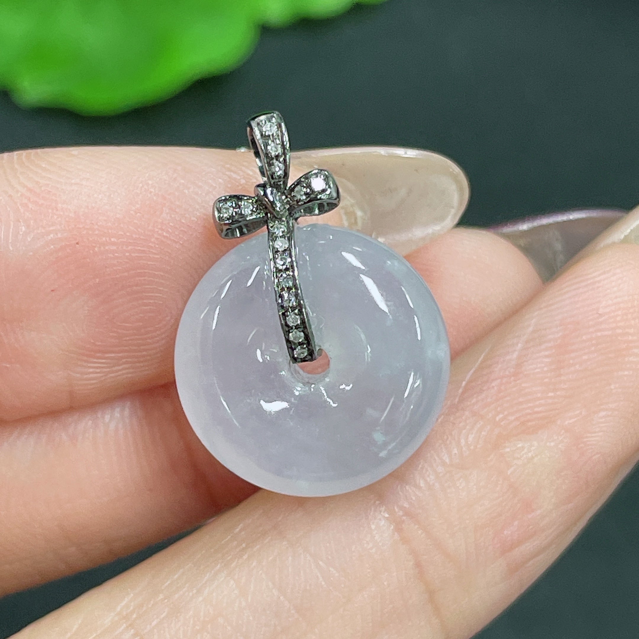 Jadeite Pendant 18k Gold Inlaid with Diamonds Total Weight Approx. 3.46g