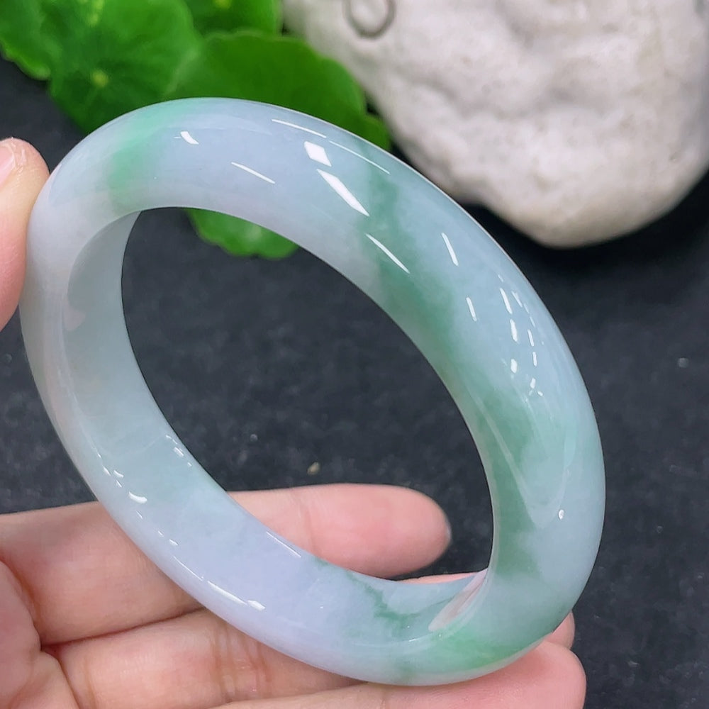 HKHQ jadeite round bracelet with 57.3g weight and 54.3mm size, featuring smooth polished jadeite beads.