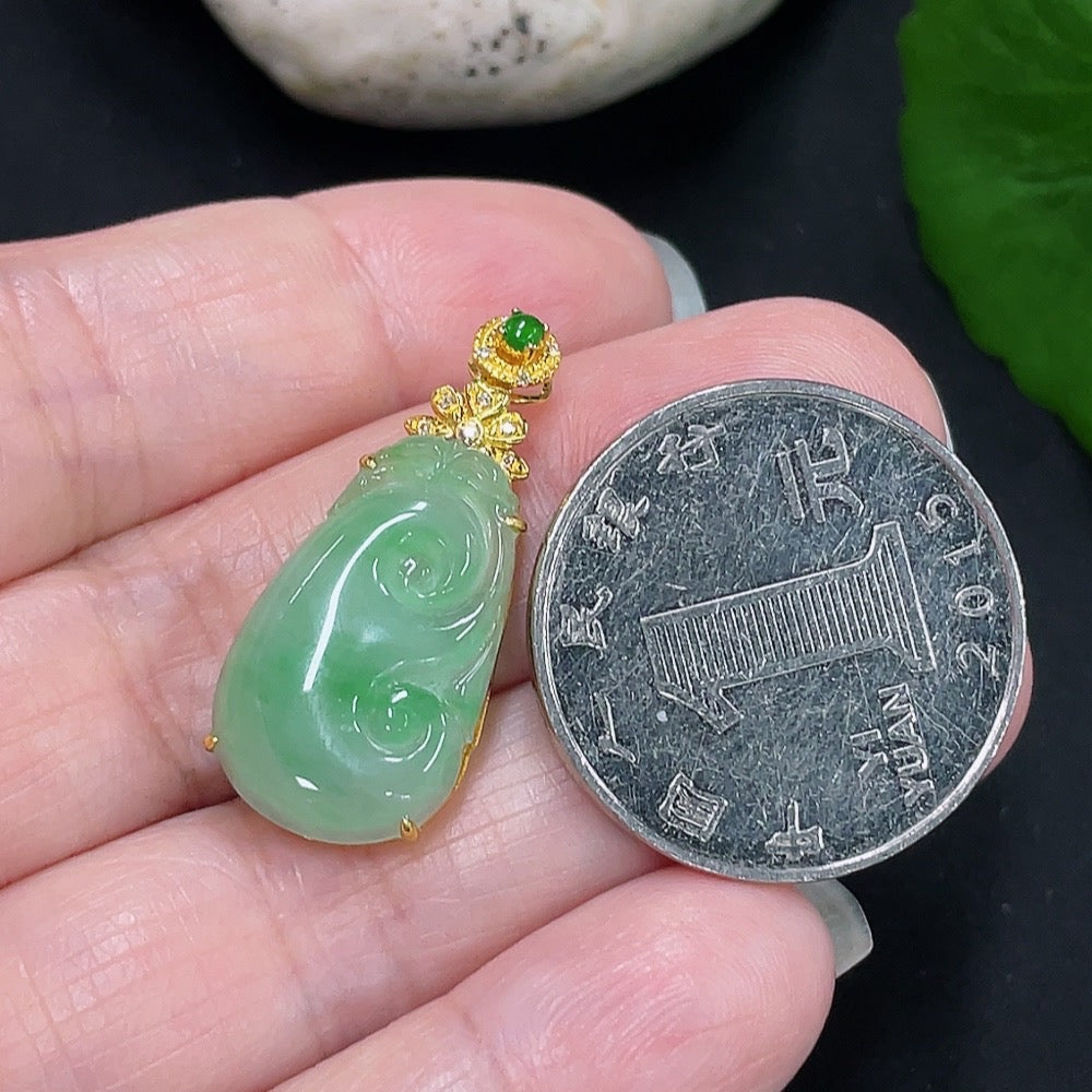 Jadeite Ruyi Pendant 18K Gold Total Weight Approx. 2.2g (With Diamond Accents)