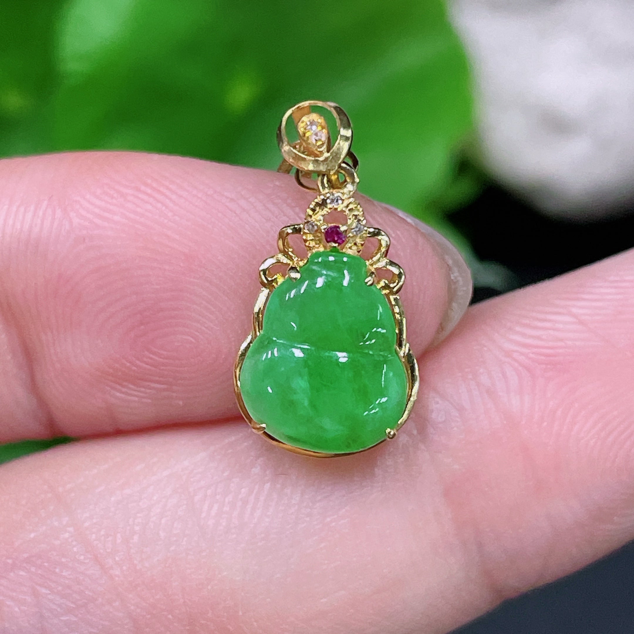 Jadeite Inlaid Gourd Pendant 18k Total Weight Approx. 1.35g with Chain