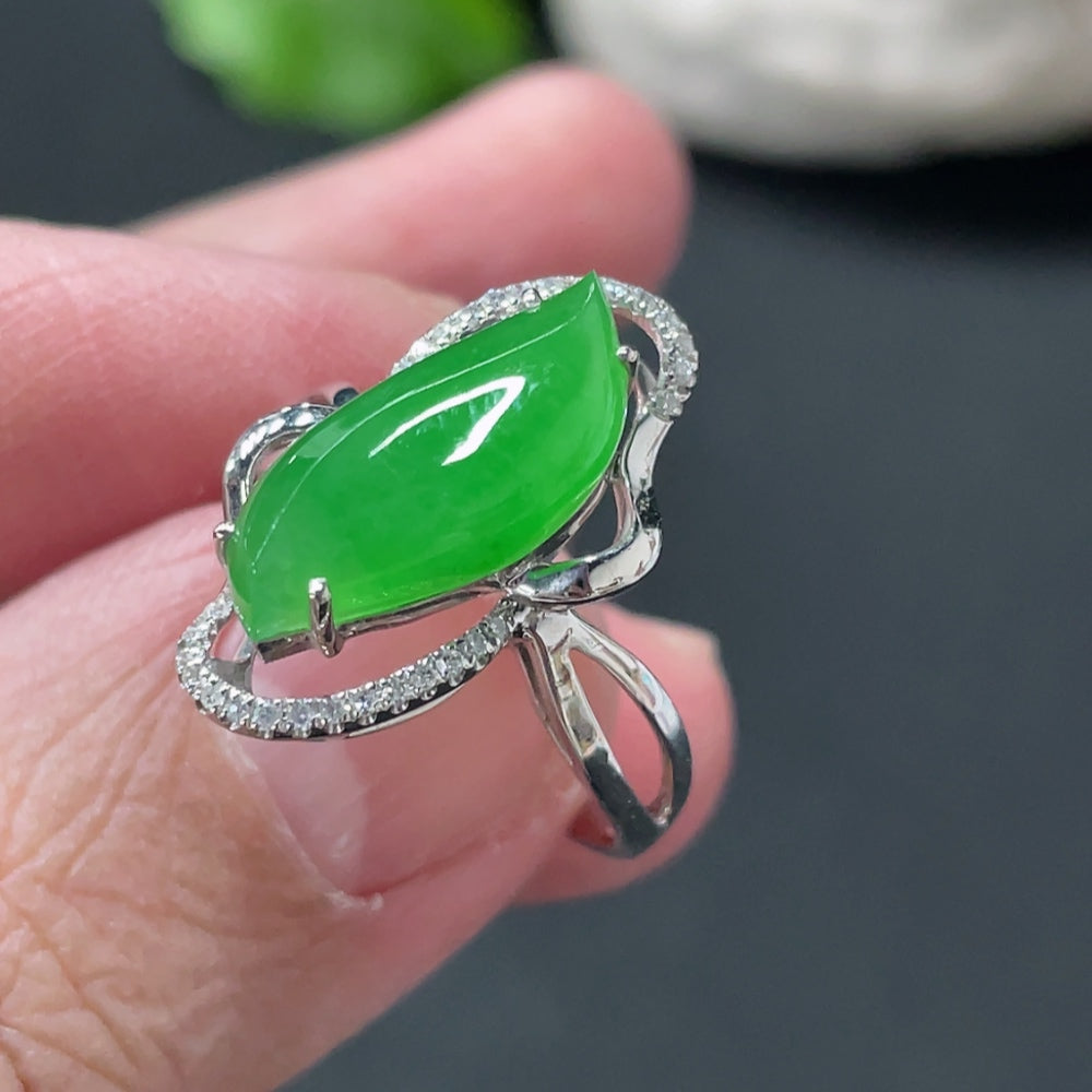 Jadeite Inlaid Ring 18k Gold Setting Size 13 with Diamond Accents Total Weight Approx. 3.89g