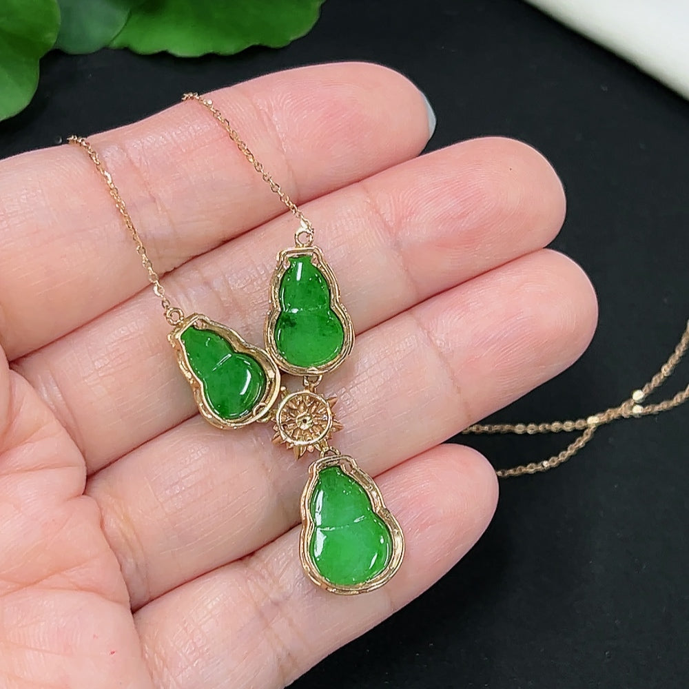 Jadeite and Diamond Necklace in 18K Gold, Total Weight Approx. 4g
