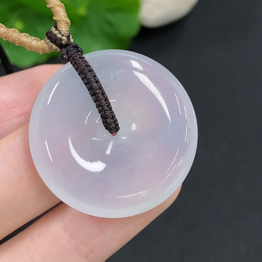 Jadeite Peace Knot, total weight approx. 12.6g (including rope weight)