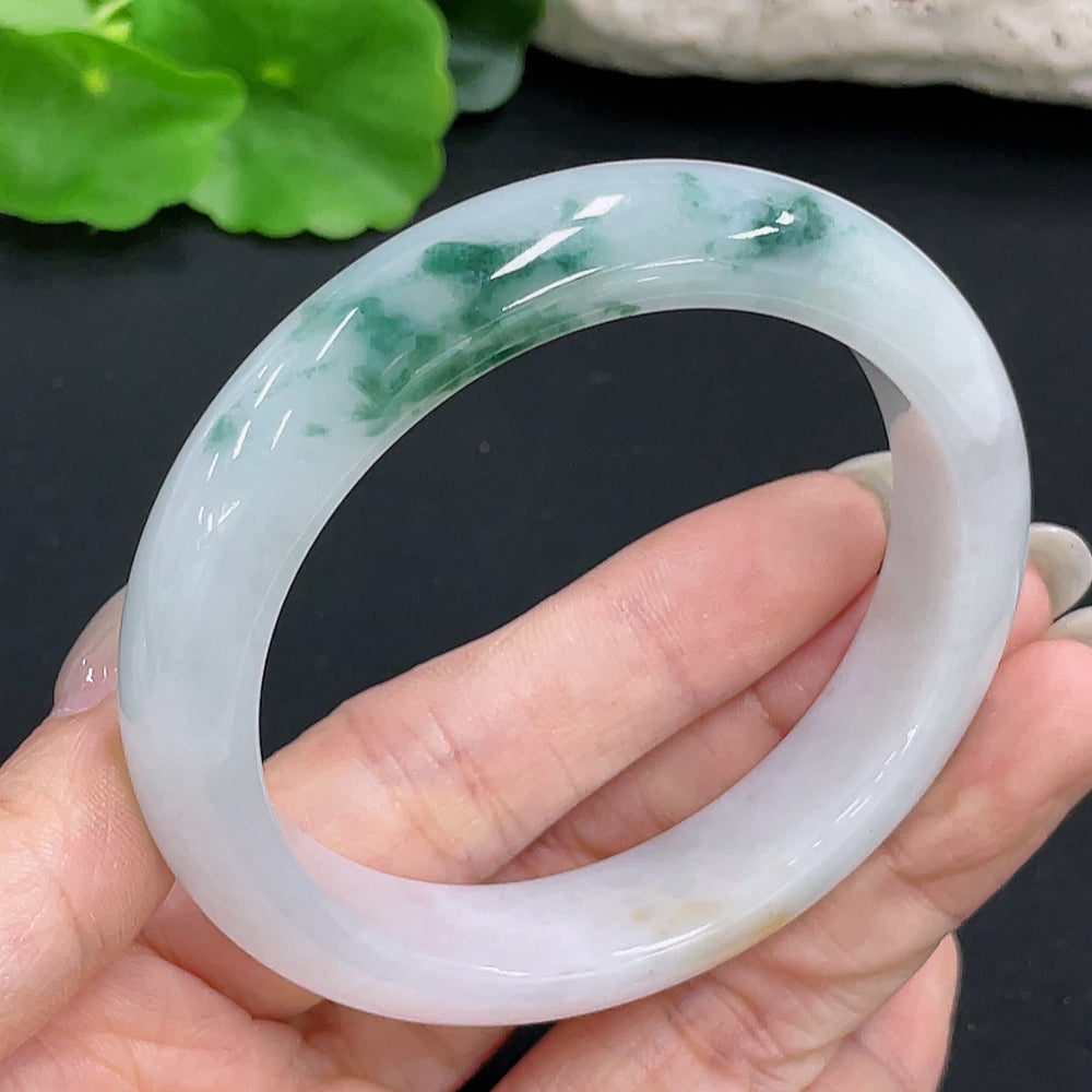 Jadeite round bangle from HKHQ, size 55.1, showcasing a smooth, polished jade jadeite surface with a total weight of 55.3 grams.