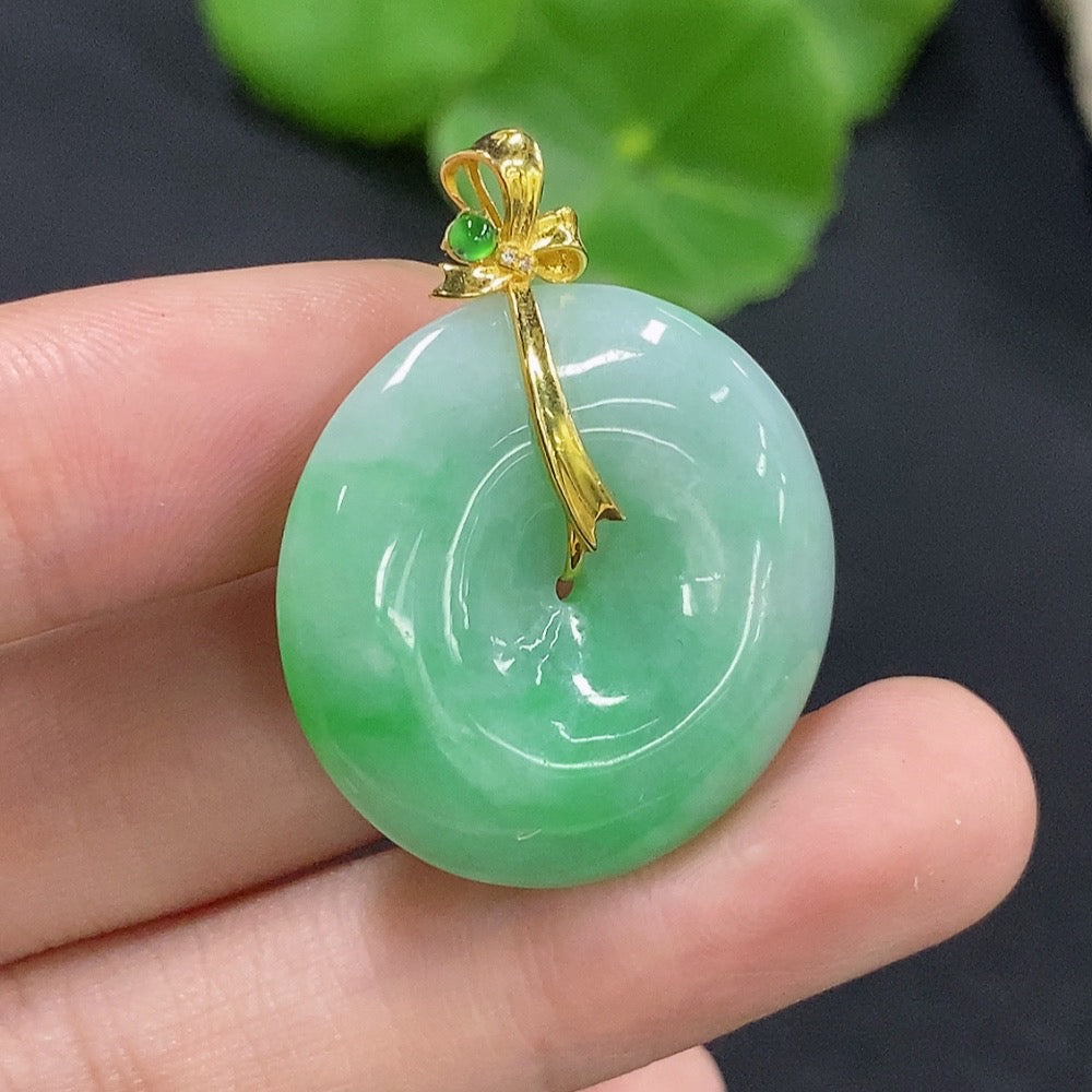 Jadeite Peace Knot Inlaid Pendant with 18k Gold and Diamond Accents, Total Weight Approximately 9g