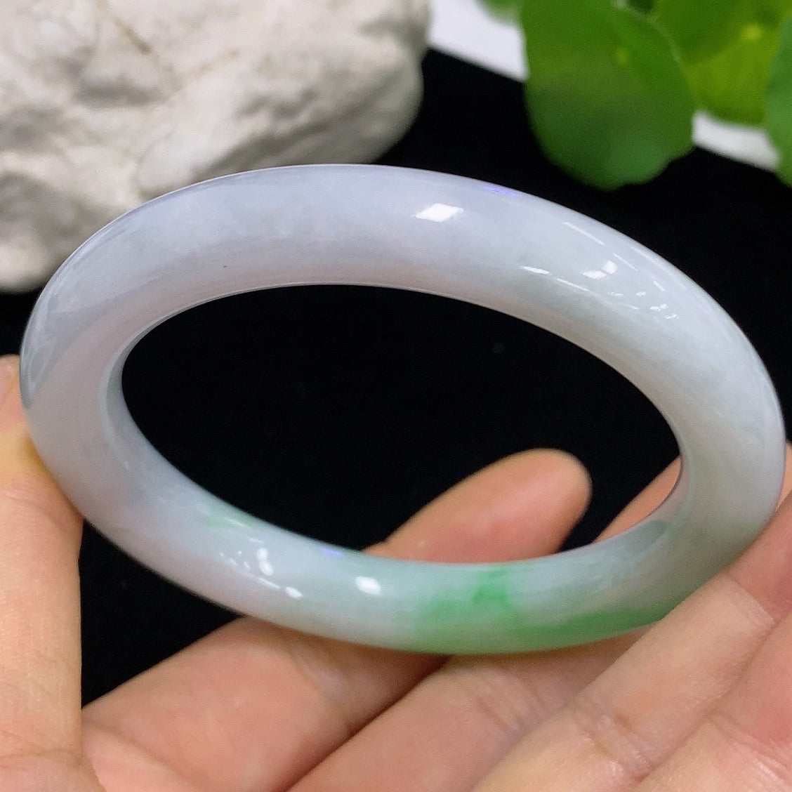 HKHQ jadeite round bangle in size 55, weighing 51.42g, featuring smooth, polished green jadeite bracelet with a glossy finish.