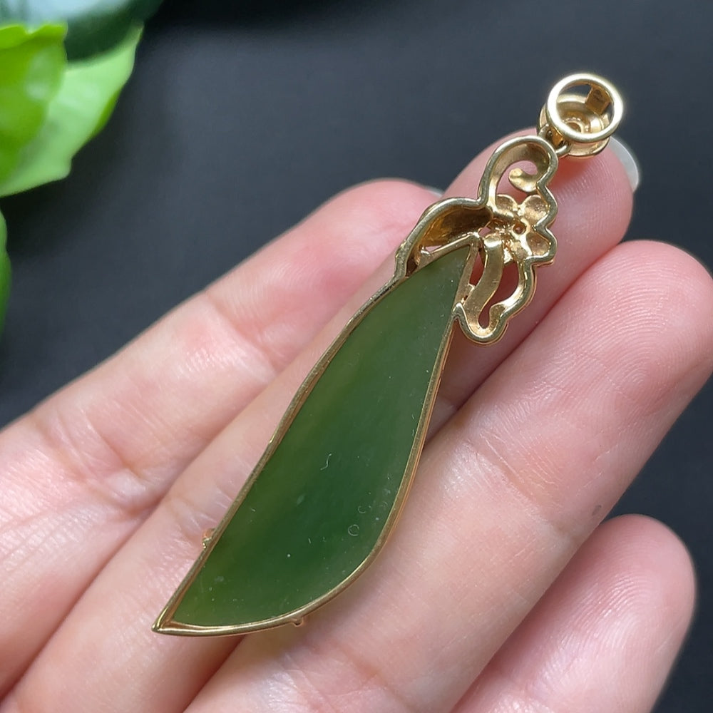 Hetian Jade Jasper Inlaid Pendant 18K Gold with Diamond Accents
