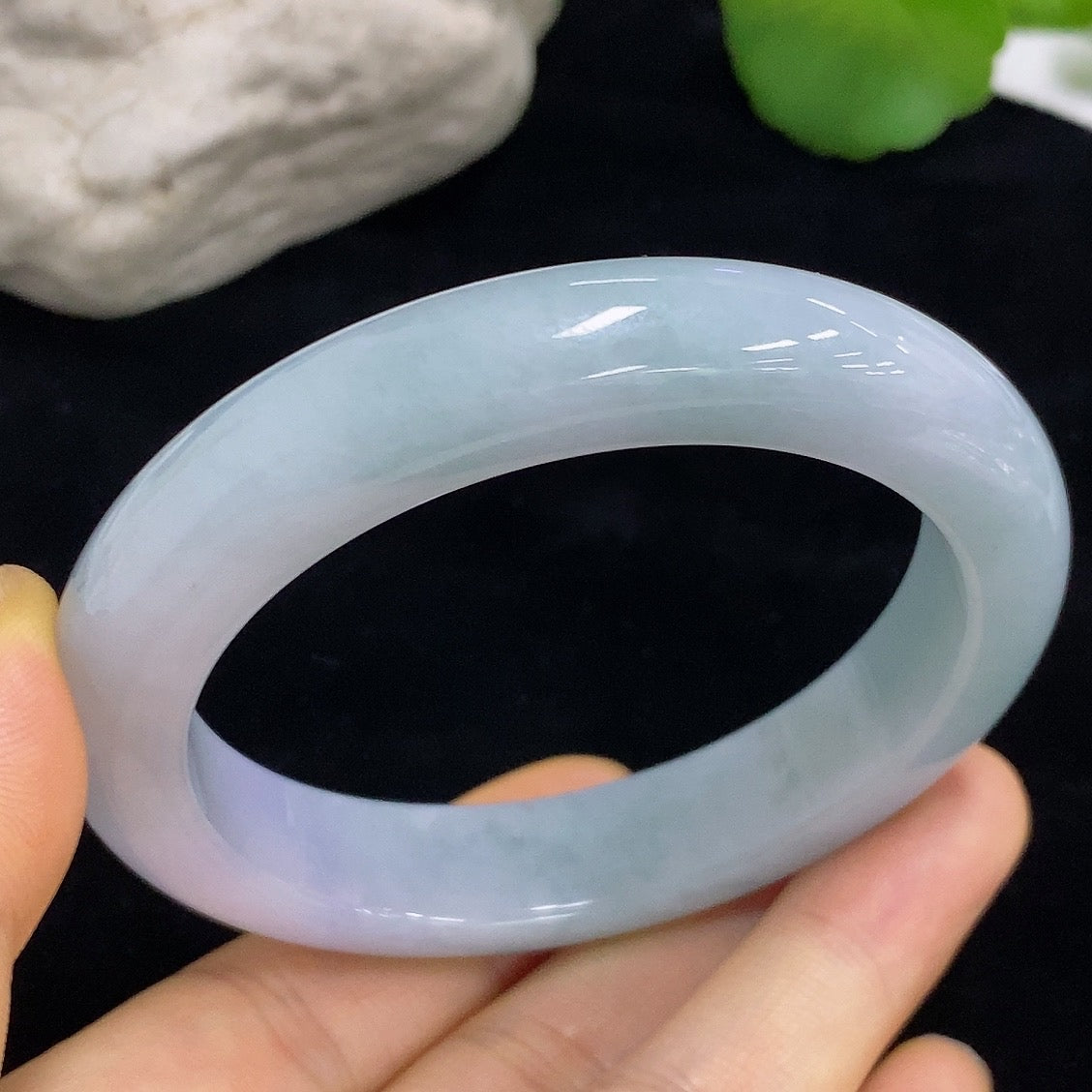 HKHQ jadeite round bracelet, size 56 with a total weight of 61.72g, showcasing smooth, polished jadeite beads.