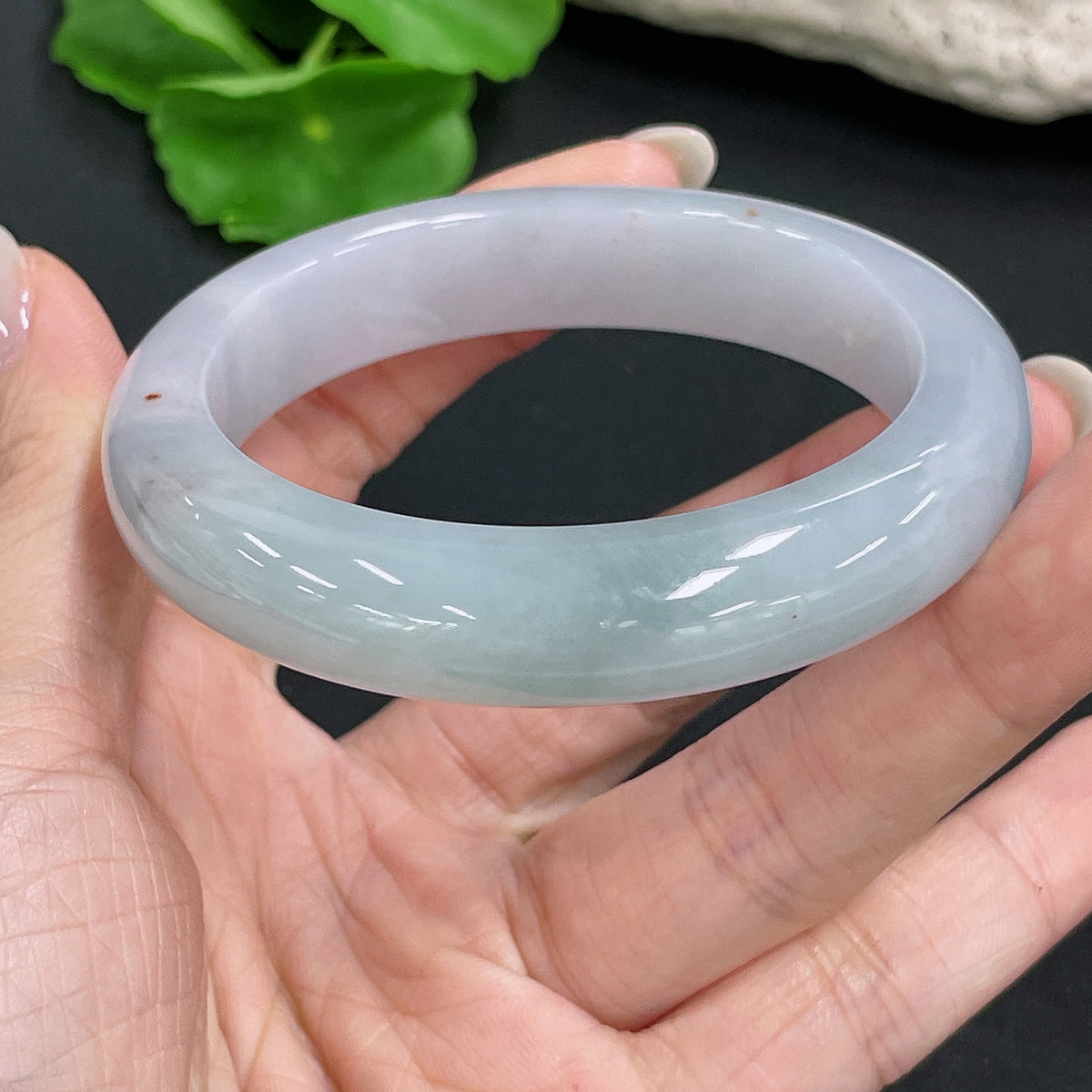 Jadeite Round Bangle