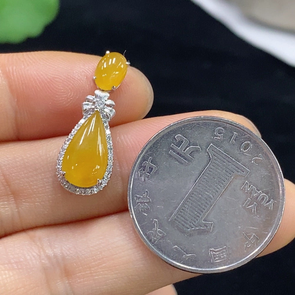 Jadeite Inlaid Pendant 18k with Diamond Accent Total Weight Approx. 1.81g Color Origin Undetermined