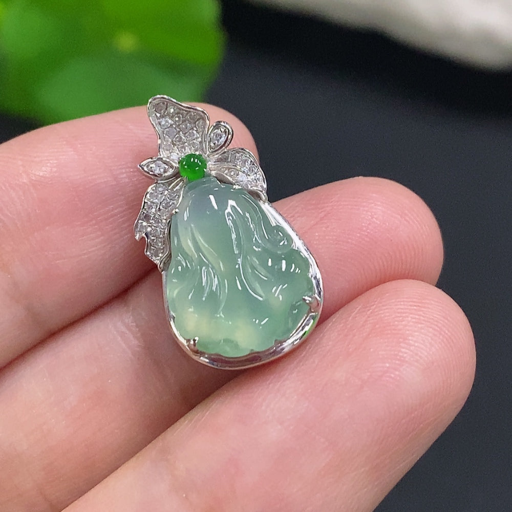 Jadeite Pendant in 18K Gold with Diamond Accents, Total Weight Approx. 2.4g