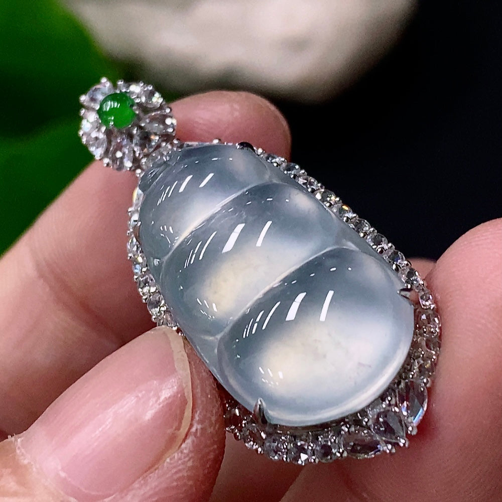 Jadeite Mosaic Lucky Bean Pendant 18k with Diamond Accent, Total Weight Approximately 7.13g