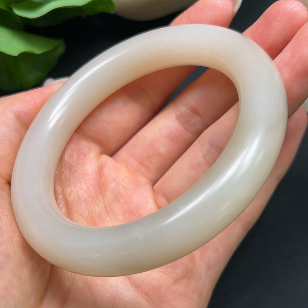 Hetian Jade Round Bangle